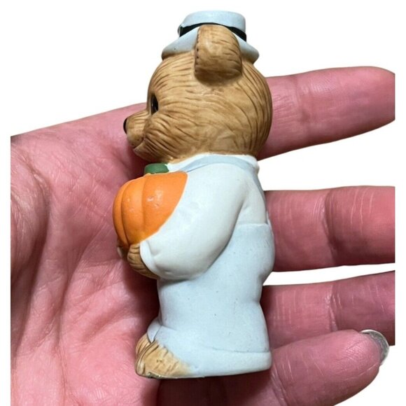 Homco Porcelain Figure Thanksgiving Pilgrim Bear Holding Pumpkin 5312 Art VTG - Picture 3 of 5